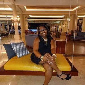 Meet your Posher, Sharonda